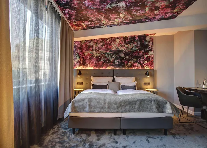 Hotel Hamburg-hbf 3*