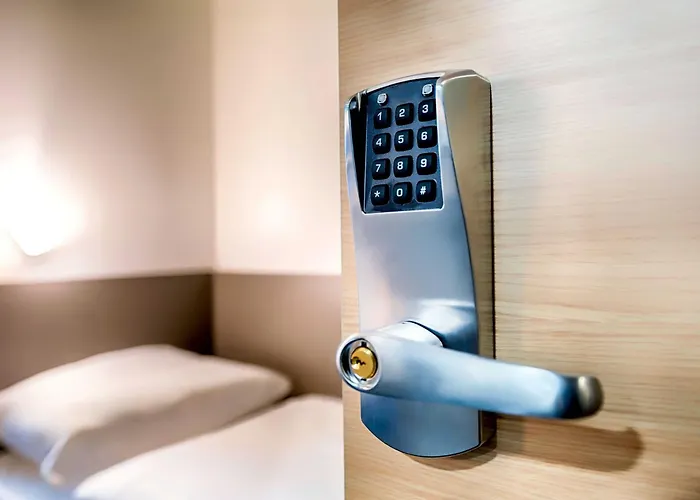 B&B Hotel Hamburg-Hbf 3*